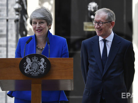 Елизавета II приняла отставку Мэй