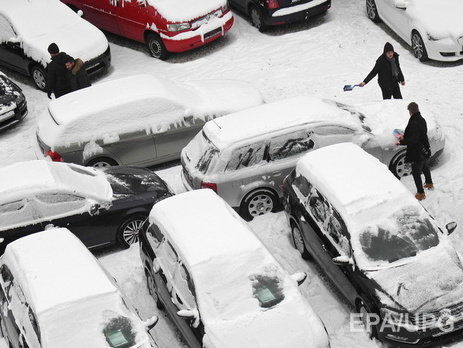 Въезд грузовиков в Одессу закрыли из-за снегопада 