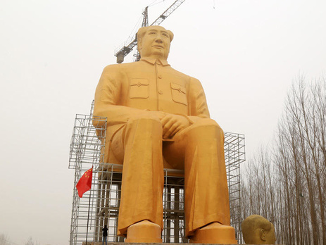 В Китае построили 36-метровую статую Мао Цзэдуна. Фоторепортаж