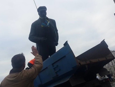 Институт национальной памяти: В Украине демонтировали более 800 памятников Ленину 