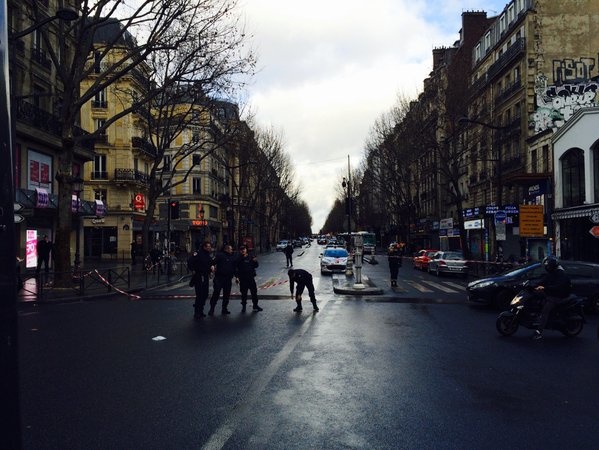 Прокуратура Франции: Мужчина, нападавший на полицейский участок в Париже, носил с при себе флаг ИГИЛ