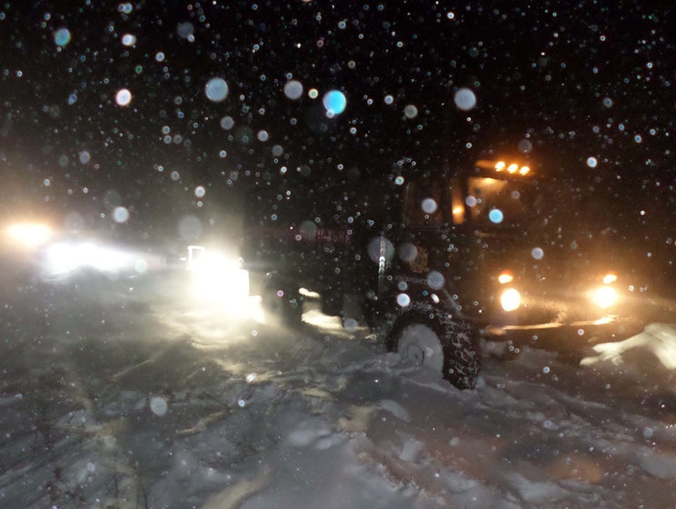 В Кировоградской области спасатели вытащили из снежных заносов девять автомобилей