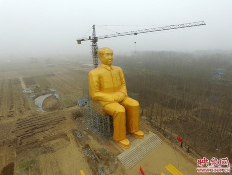 В Китае гигантскую статую Мао Цзэдуна разрушили спустя три дня после завершения работ