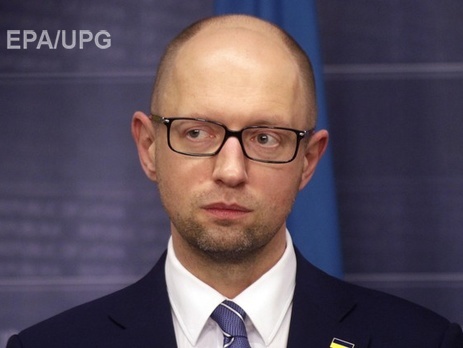 Яценюк призвал граждан сообщать в соцсетях об уборке властями снега