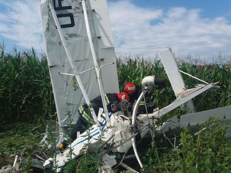 В Черновицкой области упал дельтаплан, двух людей госпитализировали – ГСЧС