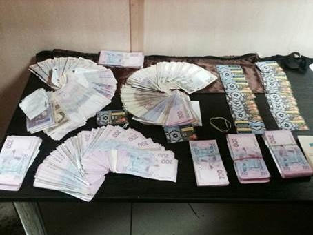 СБУ изъяла две крупные партии денег в пукте пропуска 