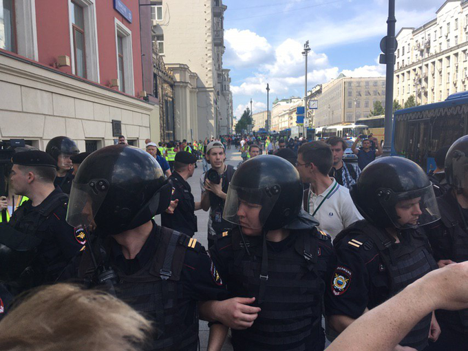 ﻿У Москві перед несанкціонованим мітингом правоохоронці затримали групу опозиційних політиків