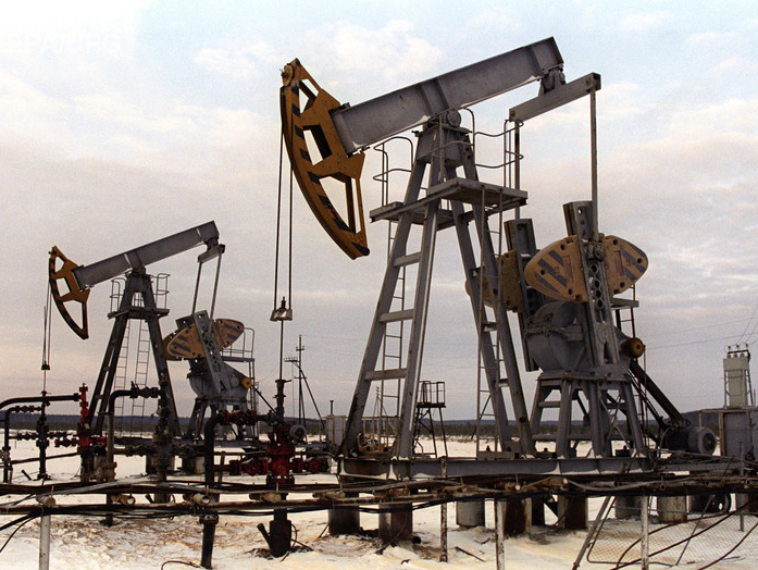 Цена на нефть опустилась ниже $32 за баррель