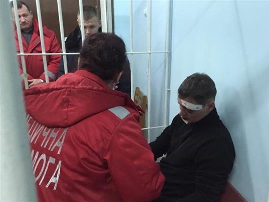 Из суда в Ужгороде госпитализировали четырех бойцов ПС, задержанных за драку на Драгобрате