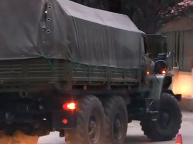В Ялту въехали два грузовика с российскими военными