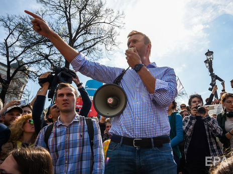 Навальний регулярно потрапляє у спецприймальники