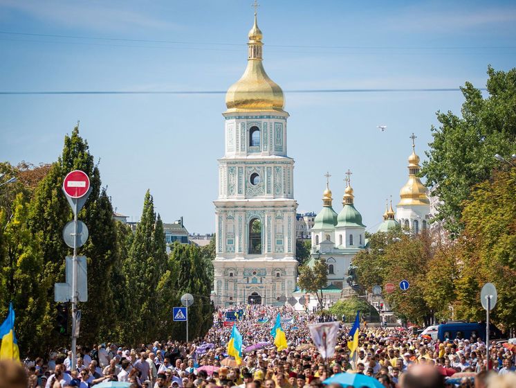 Крестный ход Православной церкви Украины в Киеве прошел без нарушений, в нем приняли участие около 15 тыс. человек – МВД