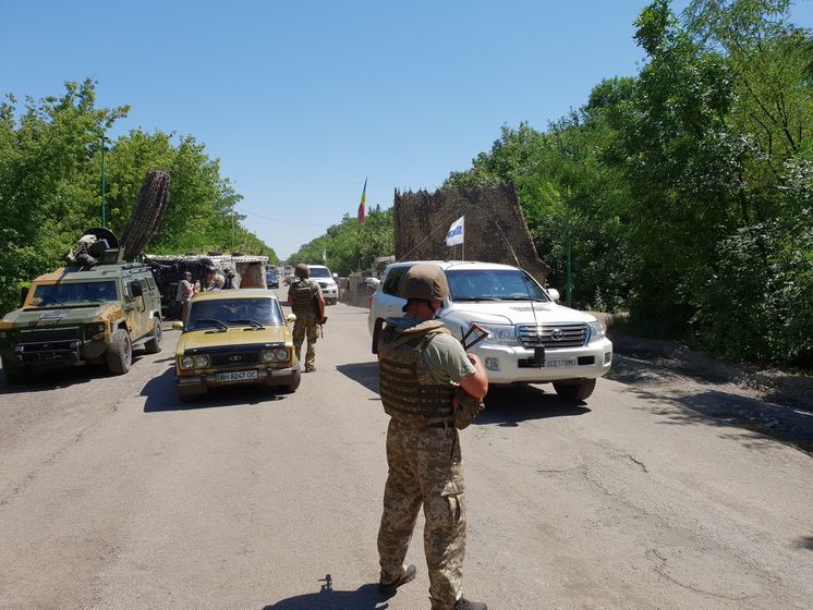Боевики нарушили перемирие и обстреляли пункт пропуска "Марьинка" – штаб операции Объединенных сил