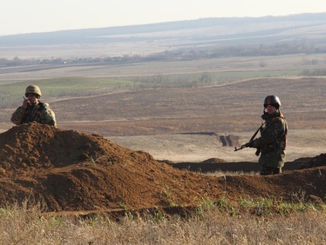 Пресс-центр АТО: Боевики беспрерывно вели обстрел украинских позиций в районе Донецка и Горловки