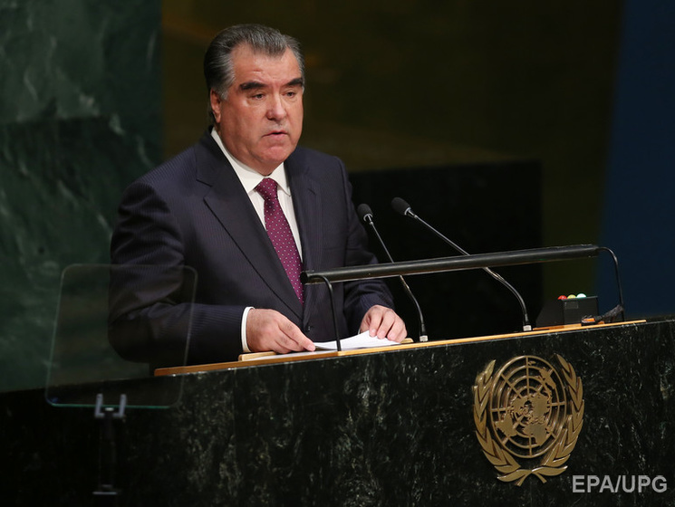 В парламенте Таджикистана обсуждают возможность оставить Рахмона президентом пожизненно