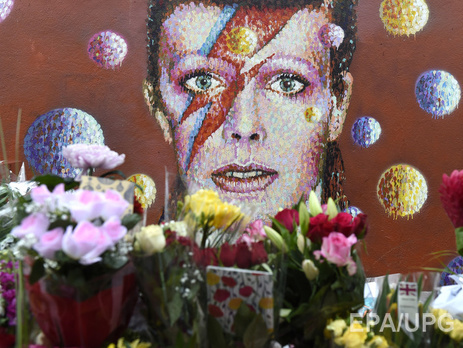 The Daily Mirror: Боуи тайно кремировали