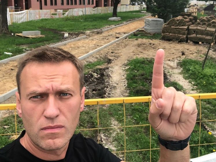 Навального выписали из больницы и отправили назад в спецприемник