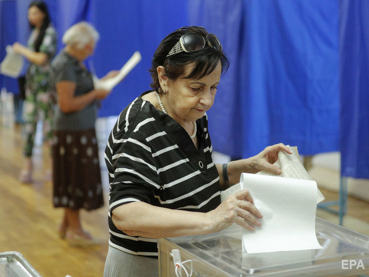 ЦИК Украины получил протоколы с мокрыми печатями предпоследней окружной избирательной комиссии