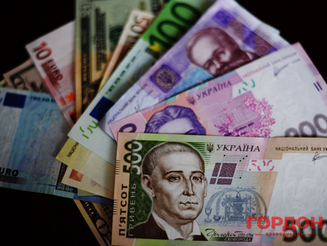 Курс гривны впервые с начала марта 2015 года опустился ниже 24,1 грн/$