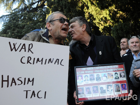 Лидера политического крыла АОК, нынешнего главу МИД Косово Хашима Тачи выходцы из сербской части края считают военным преступником