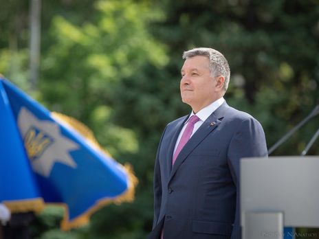 Аваков: Порошенко бессовестно лжет, оправдывая свое поражение на выборах тем, что против него 