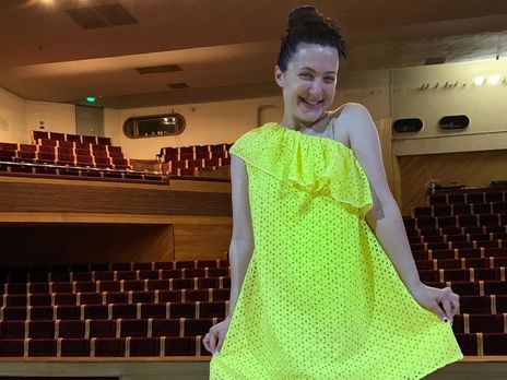 Жена Бабкина показала снимок с сыном на руках