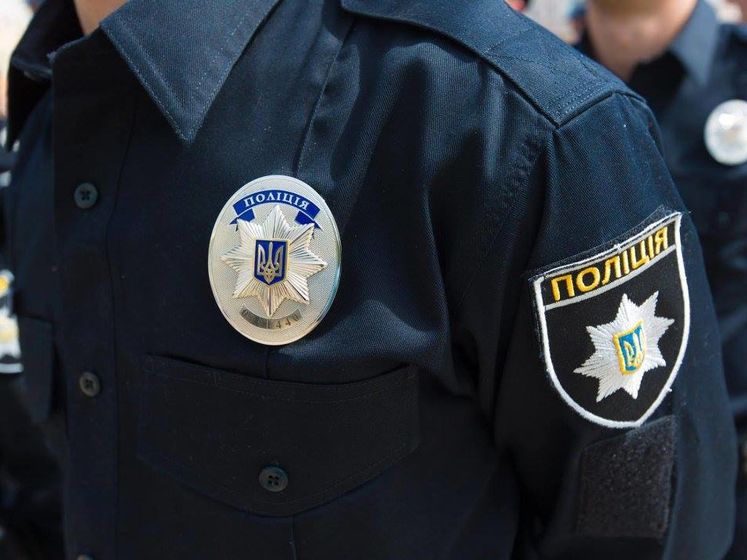 В Покровске полиция взяла под охрану избирательную комиссию №50, под стенами которой продолжаются протесты