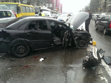 В Киеве налоговик спровоцировал ДТП при попытке скрыться от правоохранителей