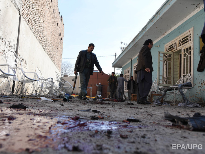 В Афганистане из-за атаки смертника на дом местного чиновника погибли минимум 11 человек