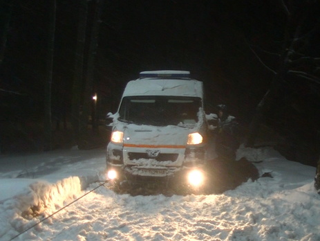 В Харьковской области спасатели вытащили 16 "скорых", застрявших в снегах