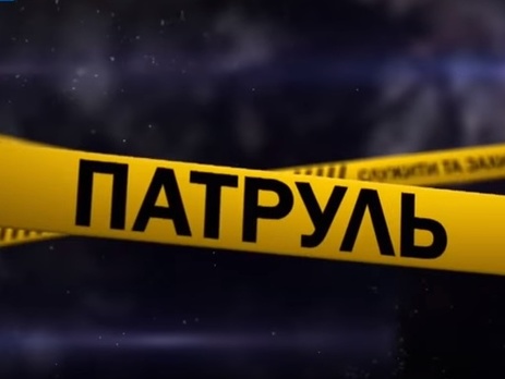  В Киеве женщина-водитель сбила патрульного и укусила его коллегу