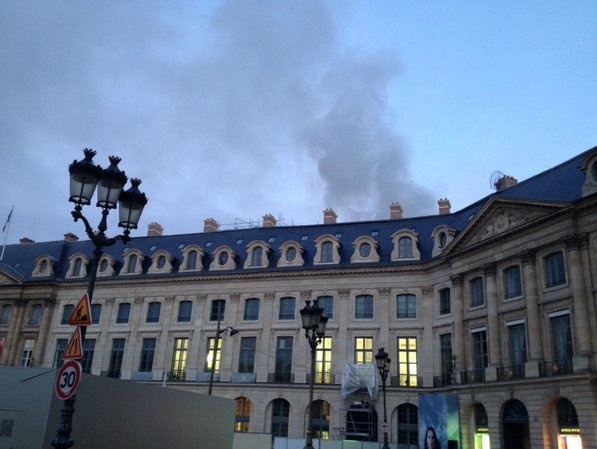 В парижском отеле Ritz вспыхнул пожар
