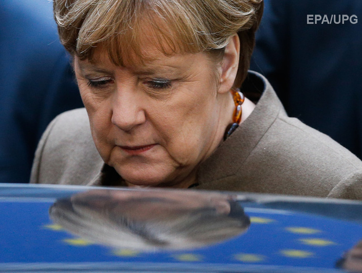Рейтинг партии Меркель упал до трехлетнего минимума