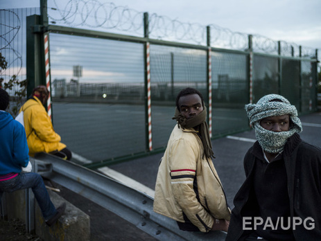 The Times: В Англии мигрантов заселили в дома с красными дверями