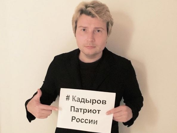 Басков и Бондарчук приняли участие во флешмобе в поддержку Кадырова