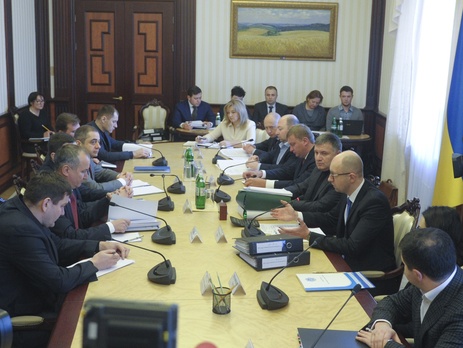 Яценюк потребовал от правоохранителей завершить дело о конфискации $1,5 млрд режима Януковича