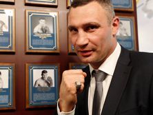 Кличко ответил мемом на мем