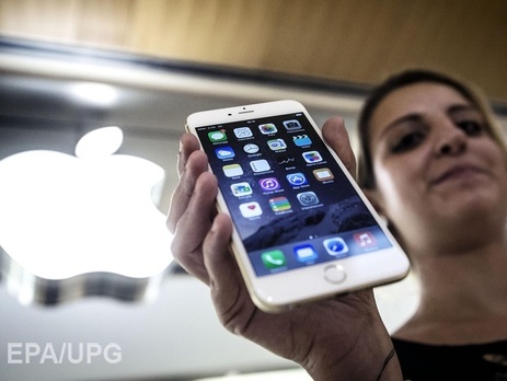 В сети появились первые снимки нового бюджетного iPhone. Видео