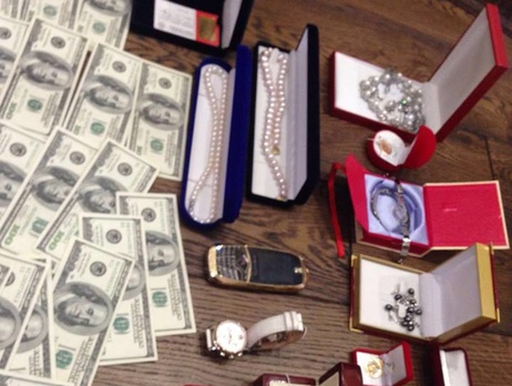 СБУ: Чиновник Госмиграционной службы зарабатывала на легализации россиян и сирийцев