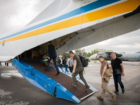 ﻿Члени ЦВК прибули на проблемний виборчий округ №50 у Покровську літаком МВС