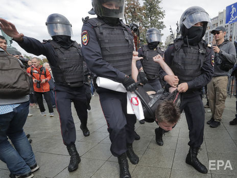 ﻿Кількість затриманих на акції протесту в Москві сягнула 600