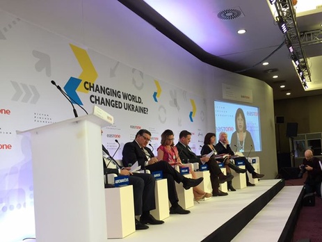 Политолог Батозский: Украина на форуме в Давосе словно пришла на бал и села в сторонке. У нас нет общей повестки с миром