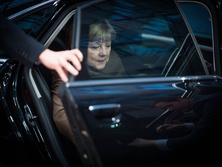 На Меркель подали в суд