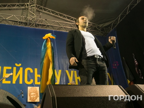 Вакарчук во время вручения ордена Свободы: Господин президент, где же изменения в стране?