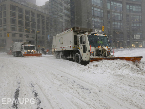 Жертвами снежного шторма в США стали 12 человек