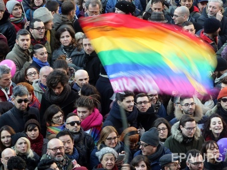 В Италии состоялись массовые акции за легализацию однополых браков. Фоторепортаж