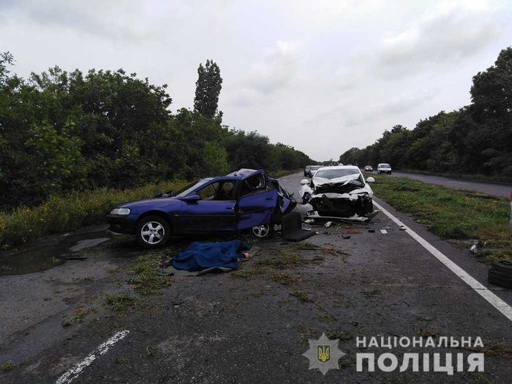 ﻿У Миколаївській області зіткнулося два автомобілі, загинула одна людина, двоє дістали травми