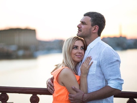 Матвиенко с новорожденной дочерью выписали из роддома