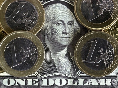 Нацбанк понизил курс гривны к доллару до 24,82 грн/$