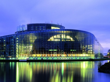 Европарламент сегодня рассмотрит резолюцию по Украине
